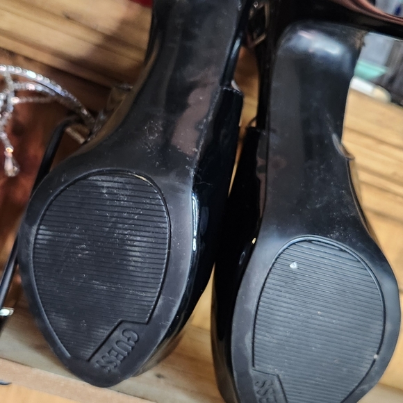 Guess platform heels size 6 1/2 - Picture 2 of 3